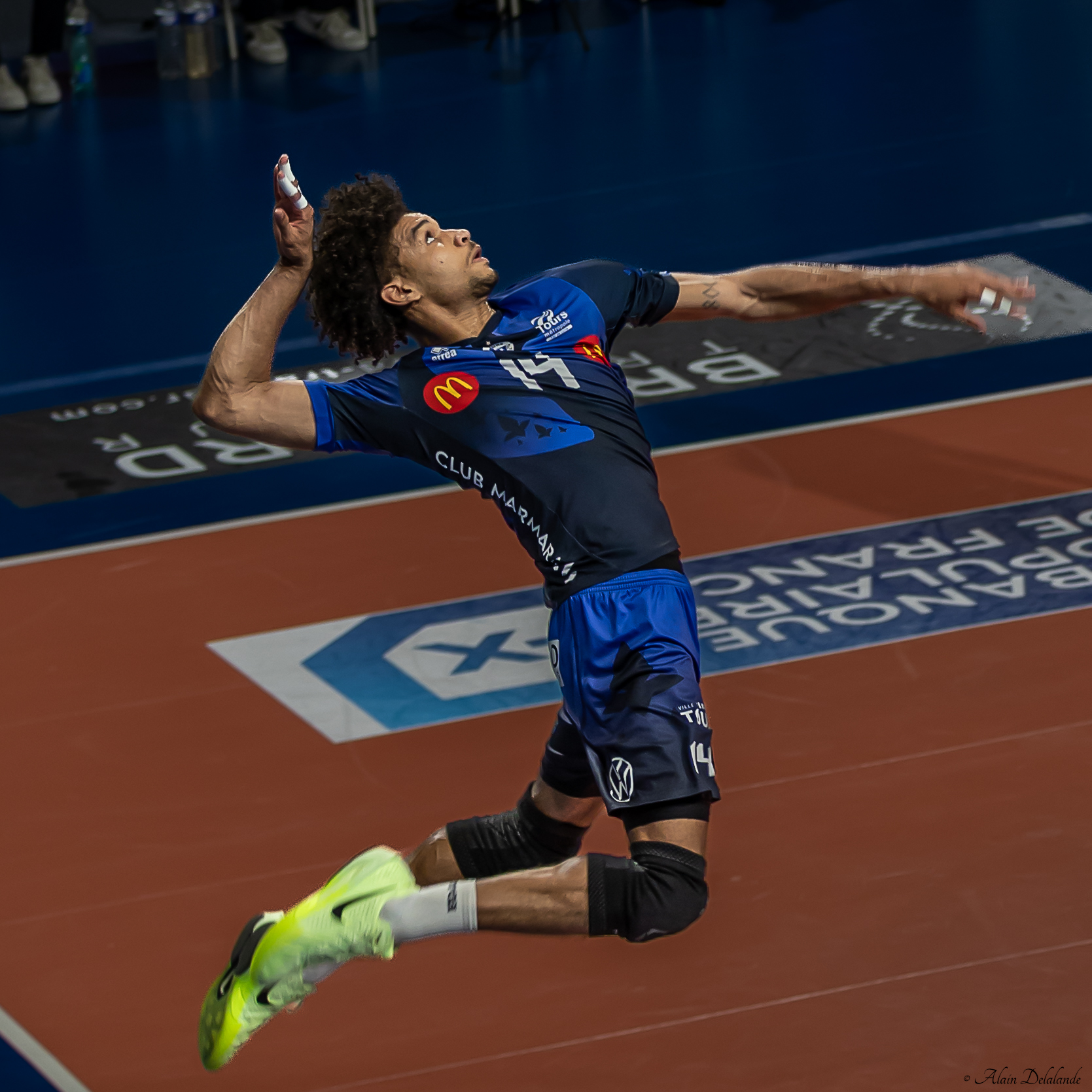 2025-12-25 -Alexandre Strehlau quitte le TVB **