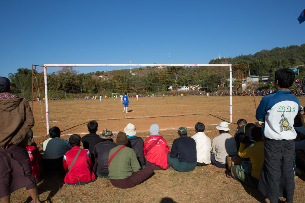3F9A0195 Réel engouement pour le football: les matches de la ligue anglaise sont diffusés au Myanmar