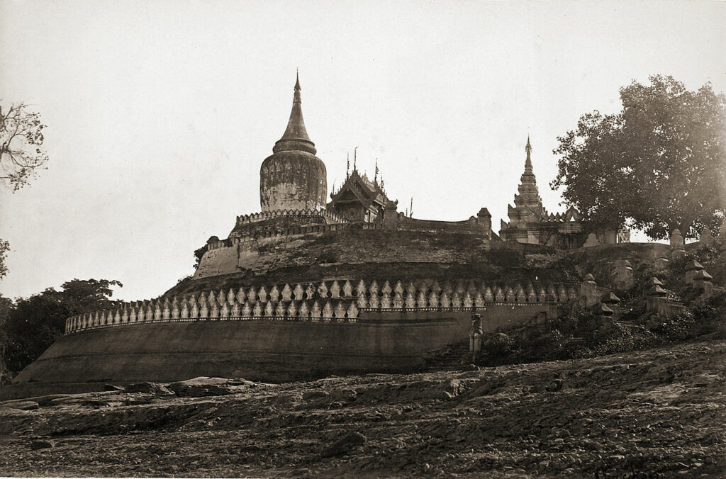 1280px-Pumpkin_Pagoda_-Bupaya_Pagoda-,_Pagan,_Upper_Burma